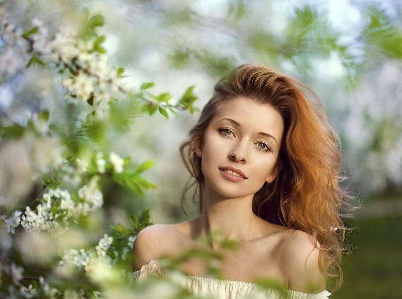 Bold Dating Secrets: Capture Their Attention & Keep The Flame Burning